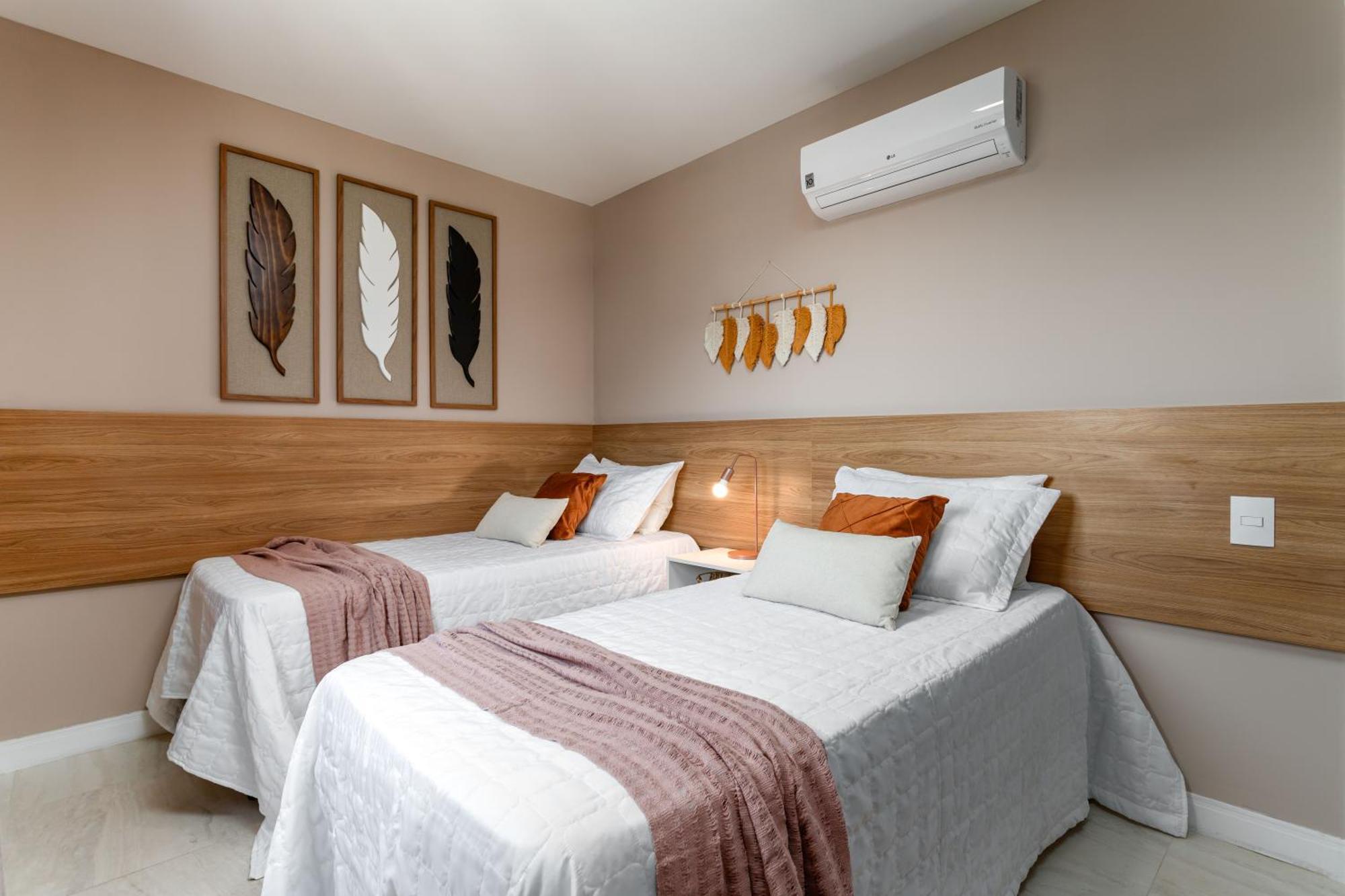 Praia dos Anjos Beach Club Condo: 2BR, Pool, 24/7 Security Arraial do Cabo Room photo